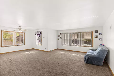 Living - 507 E 507 12 E Mitchell Ave, Waterloo, IA 50702 photo 5 of 6
