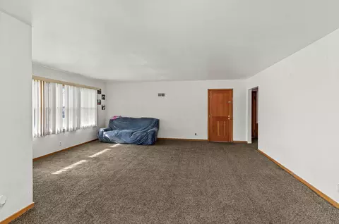 Living - 507 E 507 12 E Mitchell Ave, Waterloo, IA 50702 photo 6 of 6