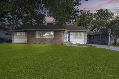 707 Lorraine Ave, Waterloo, IA 50701