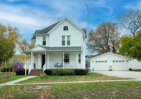 918 1st Ave, Ackley, IA 50601