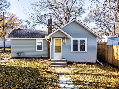 1309 Grandview Ave, Waterloo, IA 50703