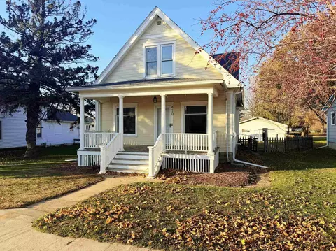 410 E Main St, Fredericksburg, IA 50630