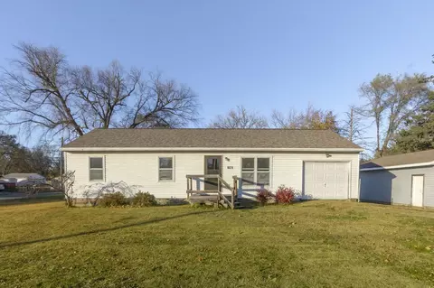809 Central Ave, Evansdale, IA 50707