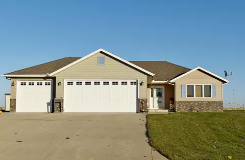 304 Freedom Ct, Riceville, IA 50466