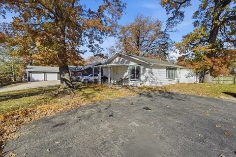 537 1st St, Evansdale, IA 50707