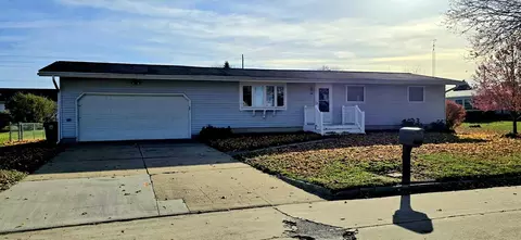 108 Rob Roy Ln, Charles City, IA 50616