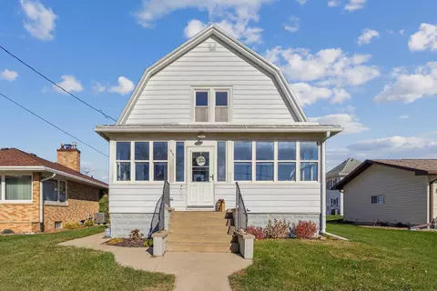 415 15th Ave, Gilbertville, IA 50634