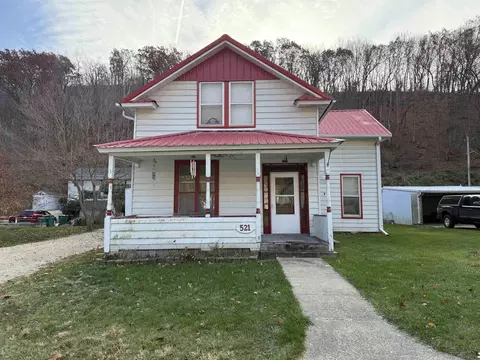 521 Main St, Mcgregor, IA 52157