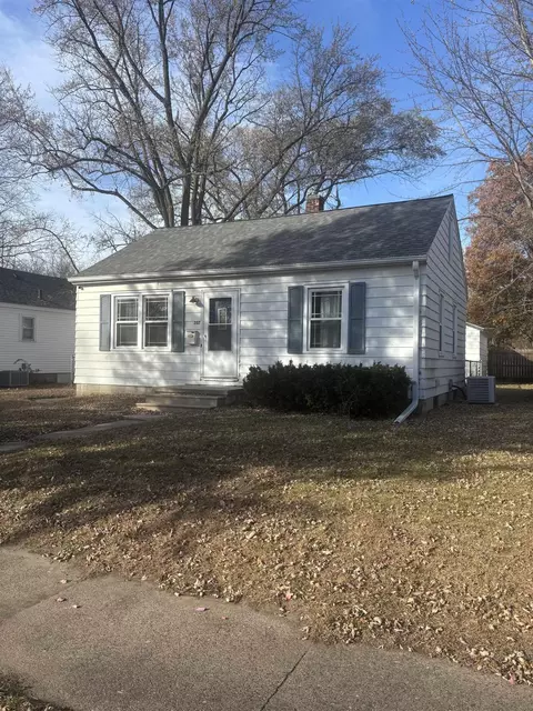207 Polk St, Waterloo, IA 50703