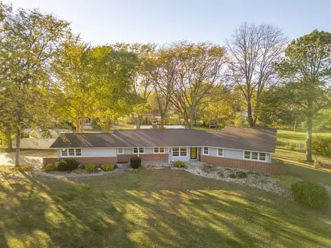 3123 Neola St, Cedar Falls, IA 50613