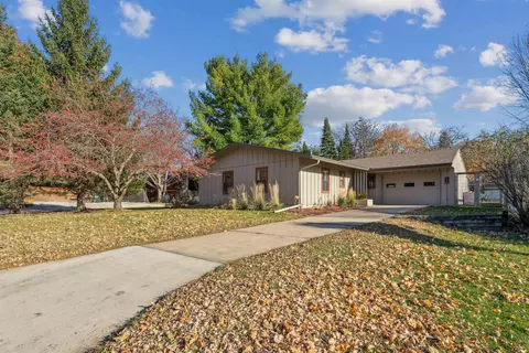 110 Crescent Ave, Decorah, IA 52101