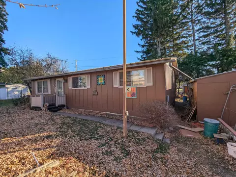 210 Northgate Ave, Waukon, IA 52172