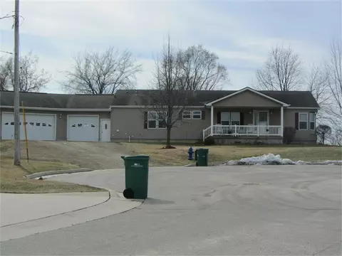 229 Landmark Dr, Raymond, IA 50667