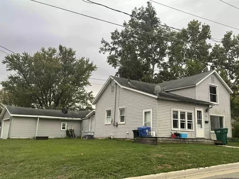 604 2nd St, Charles City, IA 50616