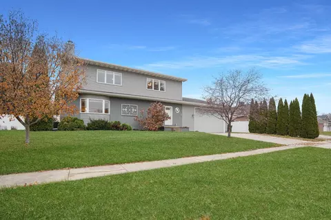 1553 Audubon Dr, Waterloo, IA 50701