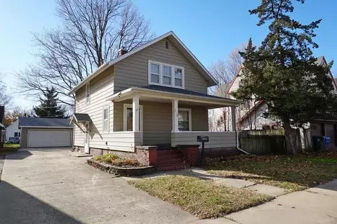 204 9th Ave, Charles City, IA 50616