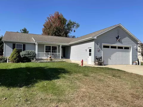 112 N Birch Cir, Janesville, IA 50647