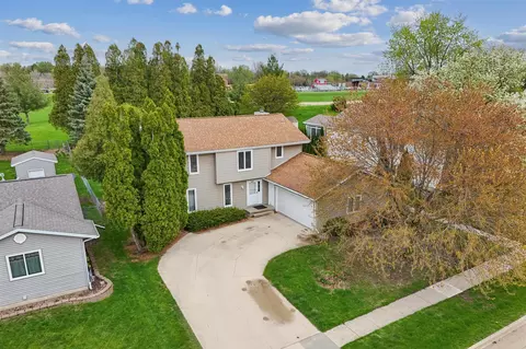 2201 W 8th St, Cedar Falls, IA 50613