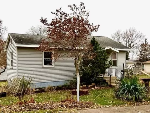 1016 Evergreen Ave, Waterloo, IA 50701