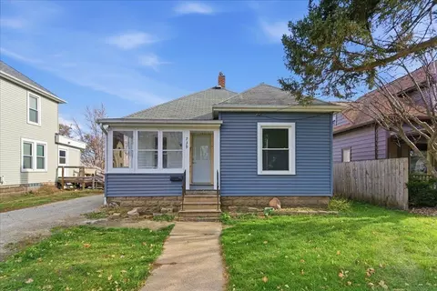 739 W 11th St, Waterloo, IA 50702