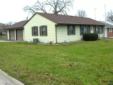 804 SE 5th St, Mason City, IA 50401