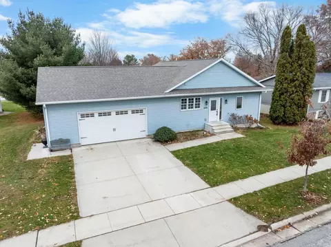 2308 NW 1st Ave, Waverly, IA 50677
