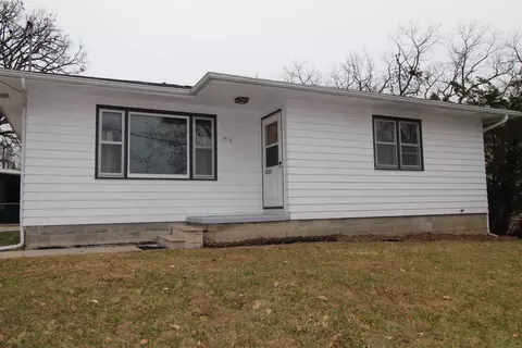 915 Alabar Ave, Waterloo, IA 50701