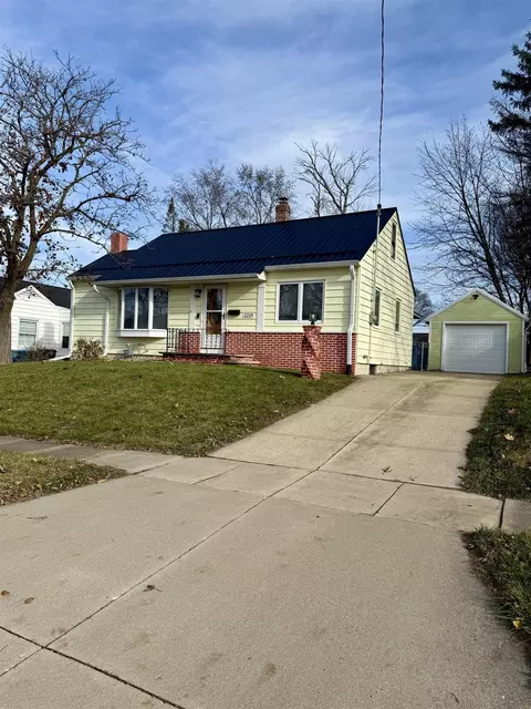 1219 Hammond Ave, Waterloo, IA 50702