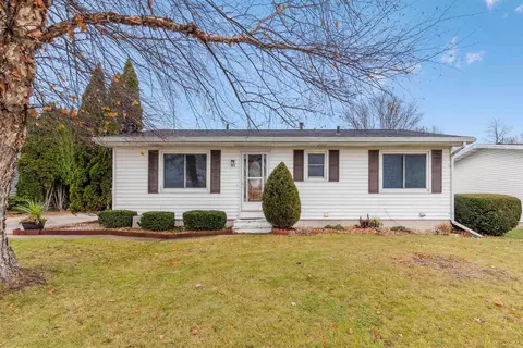 611 E San Marnan Dr, Waterloo, IA 50702