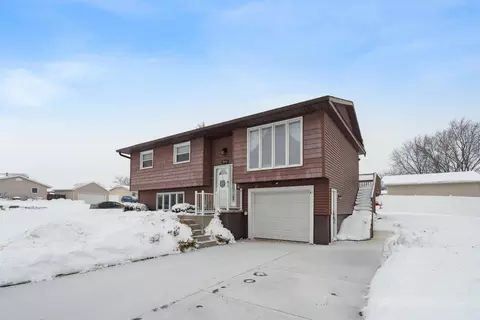 3824 Monterey Dr, Waterloo, IA 50701