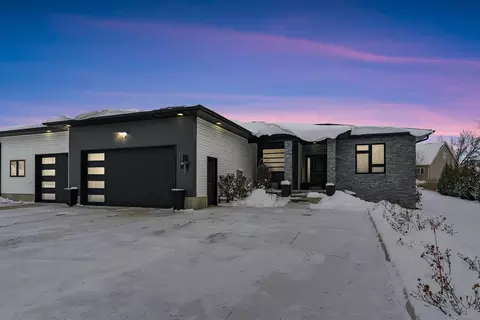 118 Aidin Way, Waterloo, IA 50701