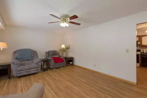 Living - 320 Valley, Waterloo, IA 50701 photo 2 of 3