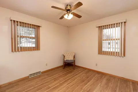 Bedroom - 320 Valley, Waterloo, IA 50701 photo 2 of 7