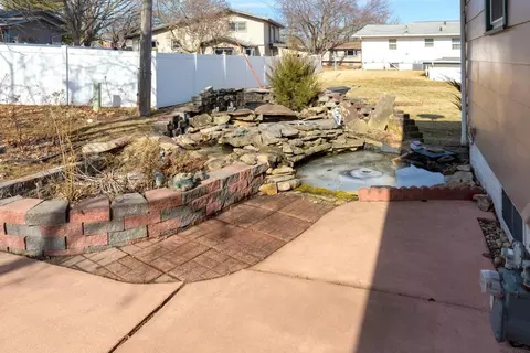 Exterior - 320 Valley, Waterloo, IA 50701 photo 3 of 4