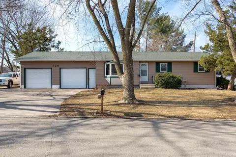 320 Valley, Waterloo, IA 50701