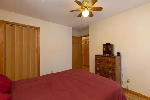 Bedroom - 320 Valley, Waterloo, IA 50701 photo 4 of 7