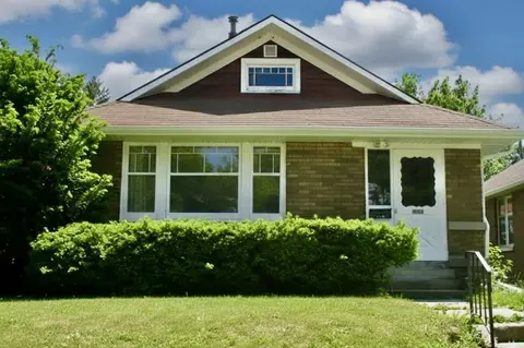 708 W 6th St, Cedar Falls, IA 50613