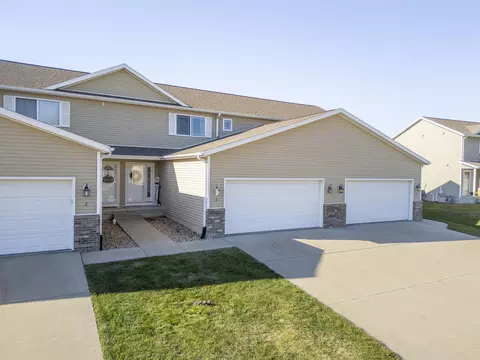 5005 Algonquin Dr #3, Cedar Falls, IA 50613