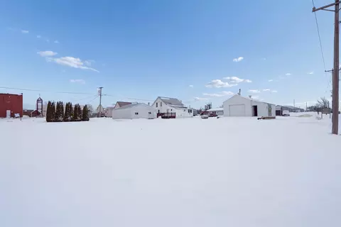 Exterior - 412 Warren St, Aurora, IA 50607 photo 3 of 5