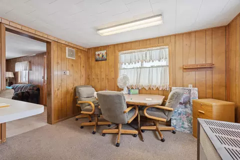 Dining - 412 Warren St, Aurora, IA 50607 photo 1 of 2