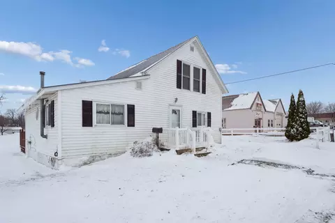 Exterior - 412 Warren St, Aurora, IA 50607 photo 2 of 5