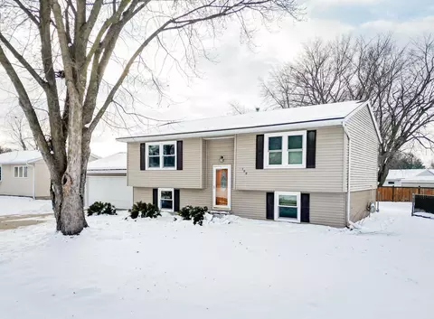 100 Corliss Ave, Elk Run Heights, IA 50707