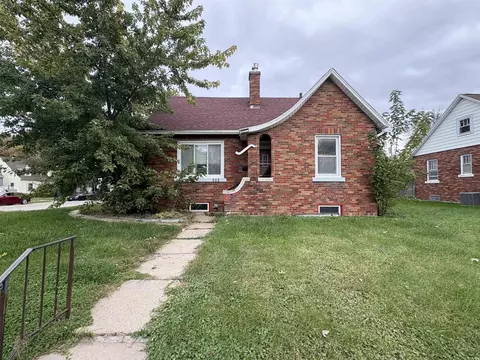 903 Kimball Ave, Waterloo, IA 50702