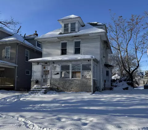 928 W 2nd St, Waterloo, IA 50701