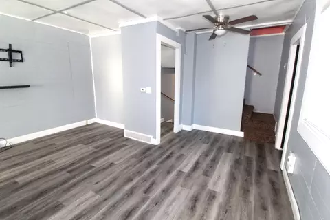 Living - 712 Upton Ave, Waterloo, IA 50701 photo 4 of 5