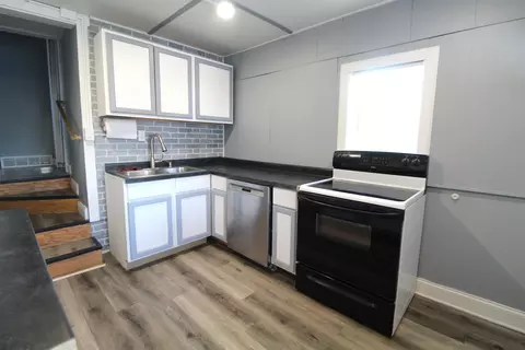 Kitchen - 712 Upton Ave, Waterloo, IA 50701 photo 2 of 3