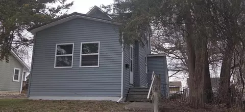 Exterior - 712 Upton Ave, Waterloo, IA 50701 photo 1 of 2
