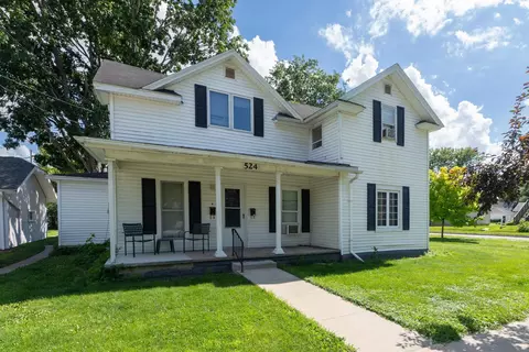 524 W 6th St, Cedar Falls, IA 50613