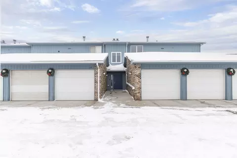 155 E San Marnan Dr #2, Waterloo, IA 50702