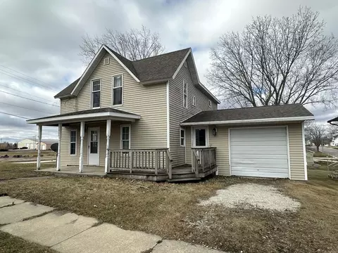 203 N Iowa St, Calmar, IA 52132